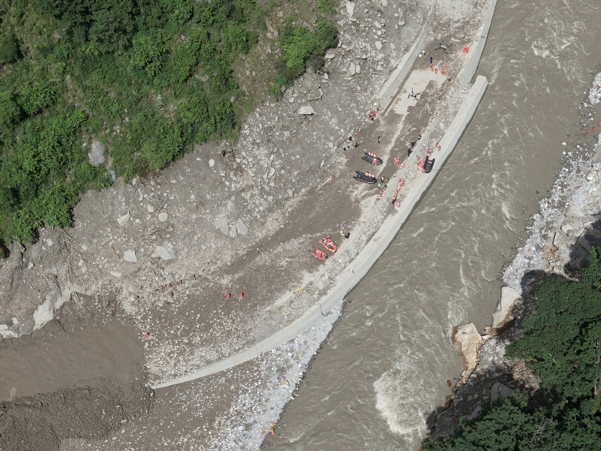 China Intensifies Rescue Efforts After Deadly Xizang Mudslide