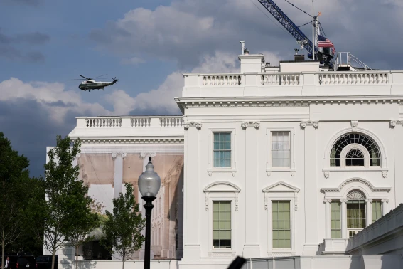 ‎Former White House Teleprompter Operator Ordered to Repay $107,000 Over Insider Trading ‎