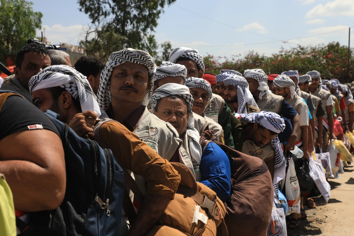 ‎Houthis Capture Key Red Sea Islands, Tightening Grip on Major Shipping Route