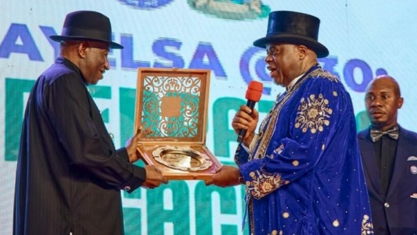 JONATHAN DEDICATES BAYELSA STATE HONOUR TO LATE MENTOR ALAMIEYESEIGHA