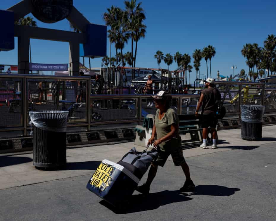 ‎EXTREME HEAT WARNING ISSUED FOR SOUTHERN CALIFORNIA AS TEMPERATURES SOAR
