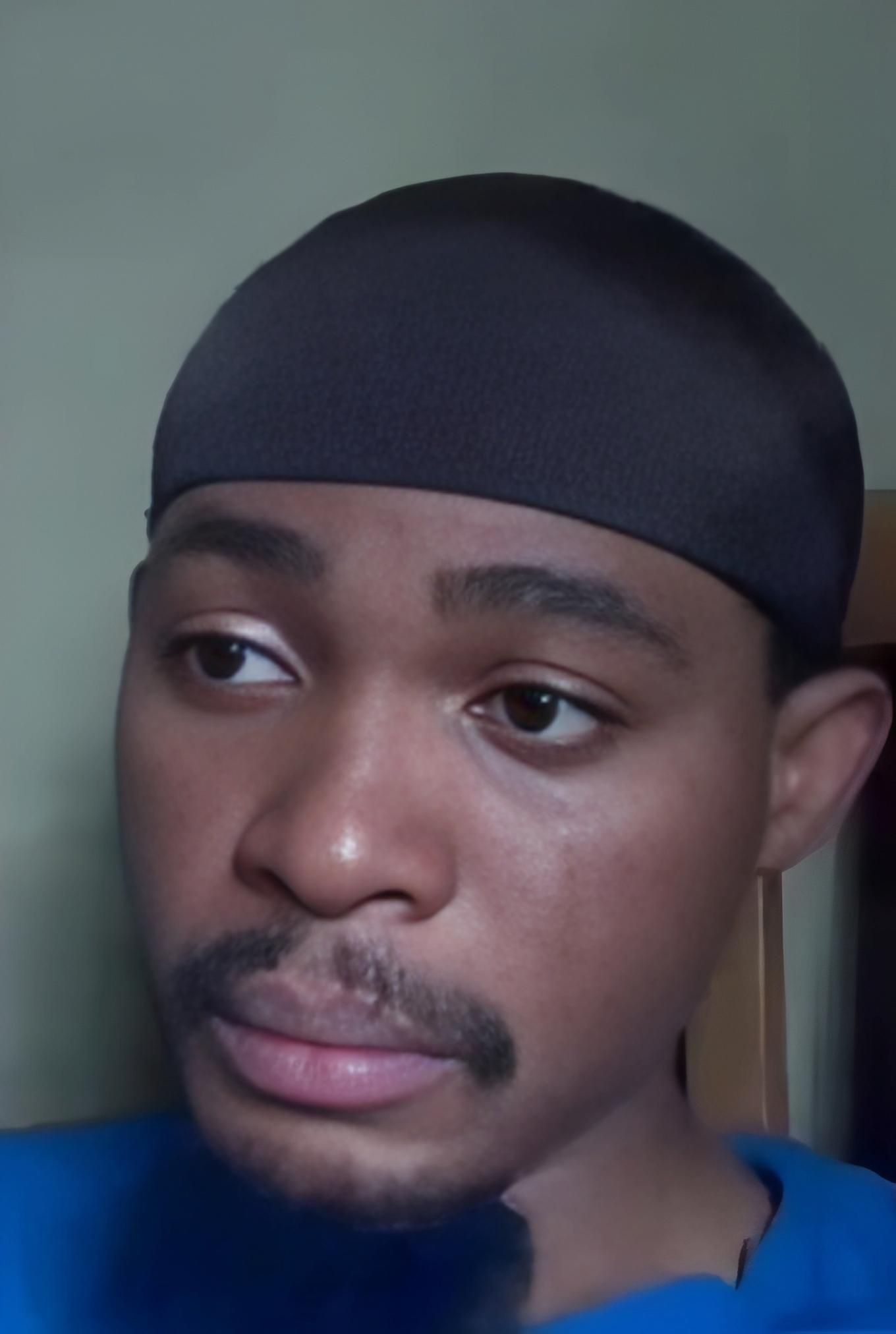 ‎NIGERIAN MAN BREAKS DOWN AS HE FACES TURNING 27 WITHOUT A JOB OR FINANCIAL INDEPENDENCE